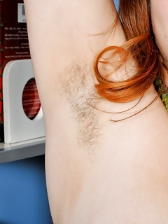 Jodi Pretty Hairy Pussy In High Heels