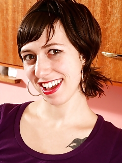 Zoe Picture From The Naturistcamp Hairy Girls