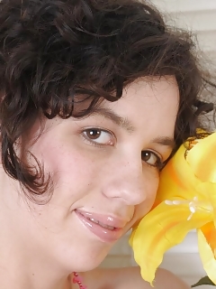 Daisy Sexy Mature Ladies Hairy Pussy