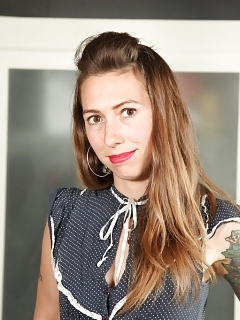 Zoe Black Pussy Hairy