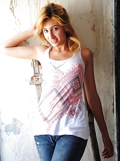 Mariana Hairy Muscle Stud